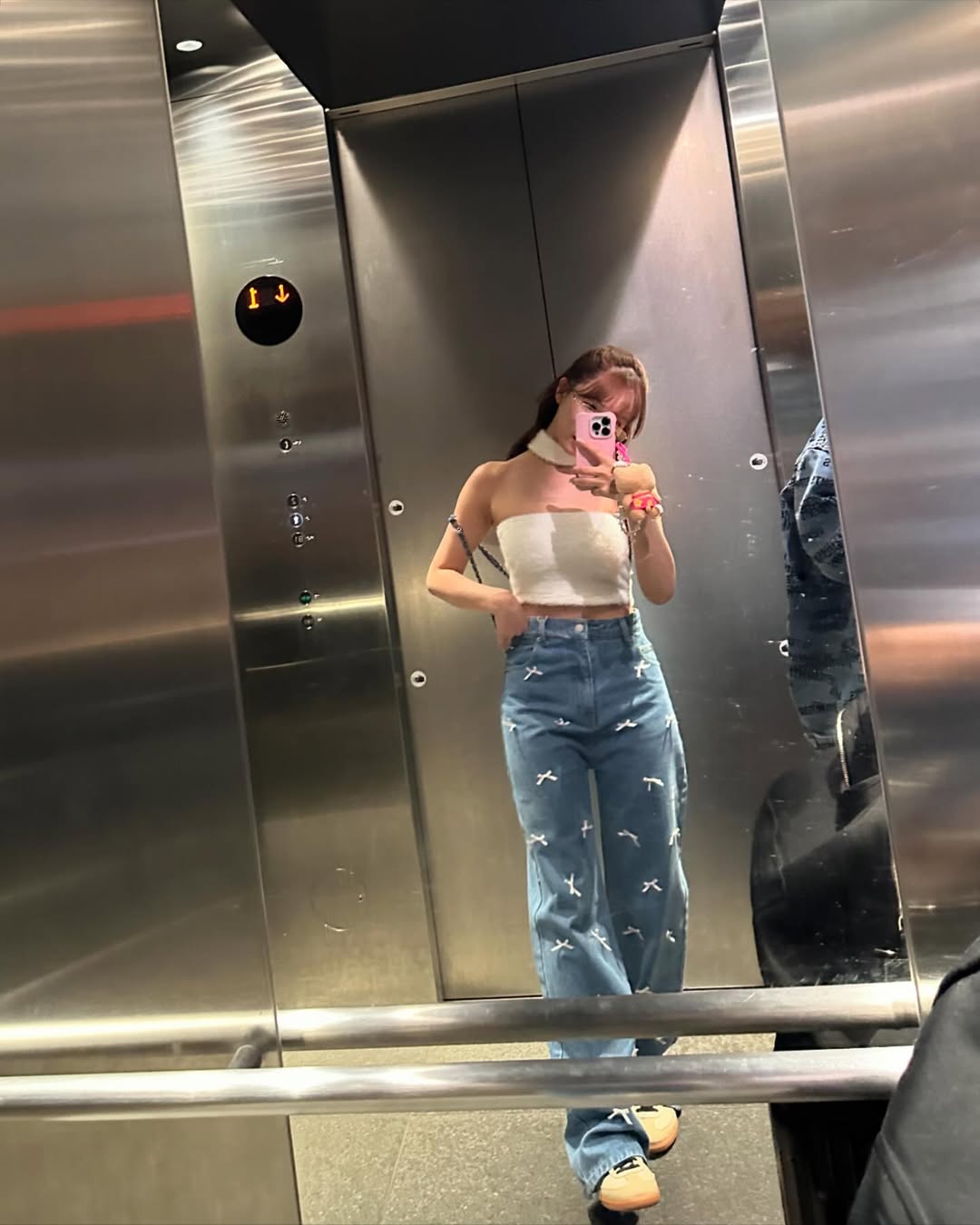 【正妹】三上悠亚机场侯机美照，成熟后特有的安定感！