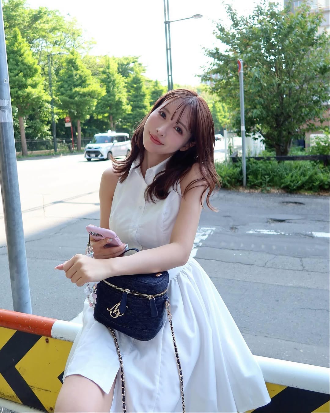 【正妹】三上悠亚白色连衣裙街拍超美，一段夏日记忆的片段！