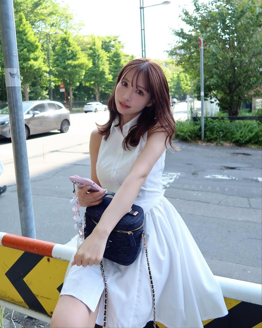 【正妹】三上悠亚白色连衣裙街拍超美，一段夏日记忆的片段！