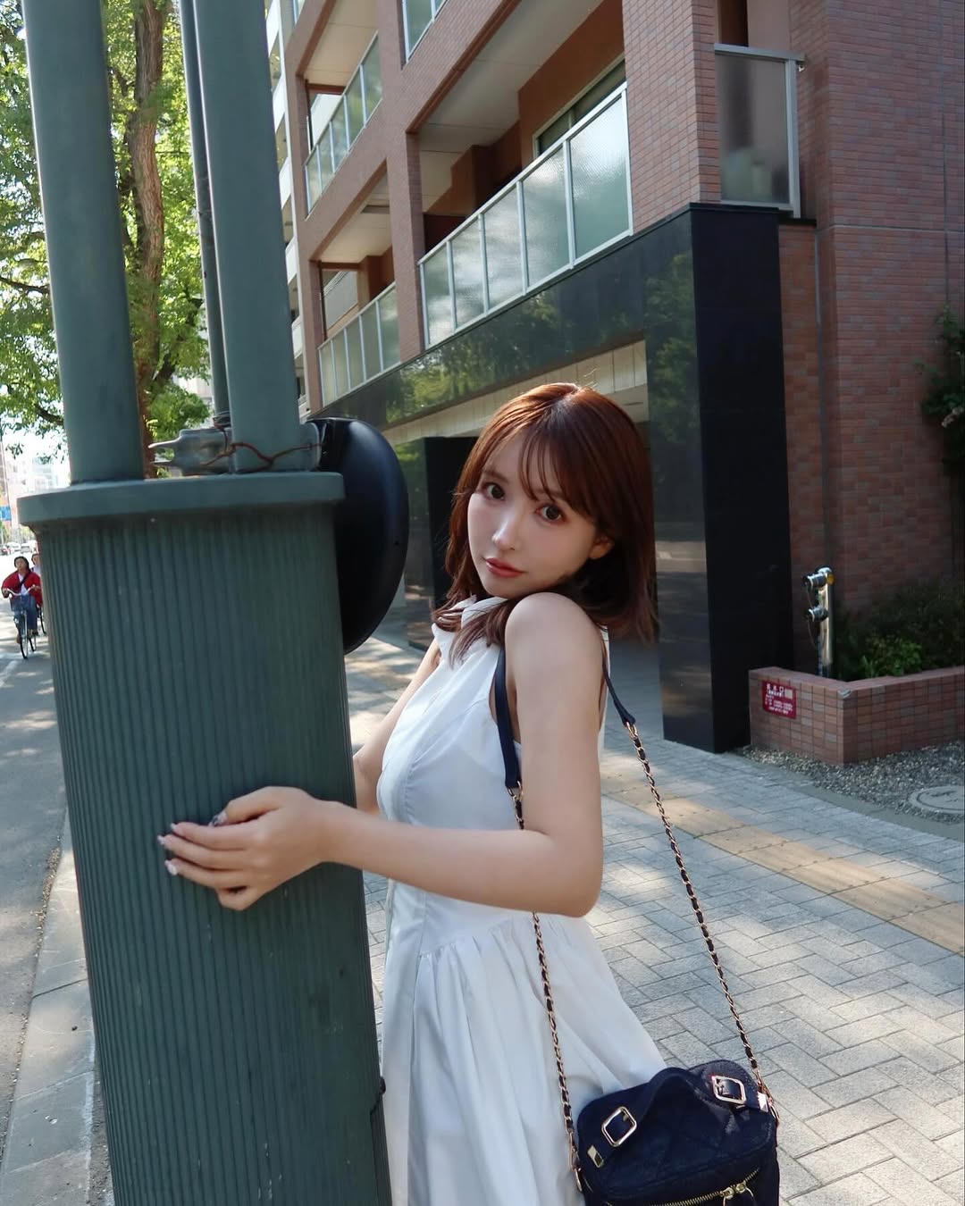 【正妹】三上悠亚白色连衣裙街拍超美，一段夏日记忆的片段！