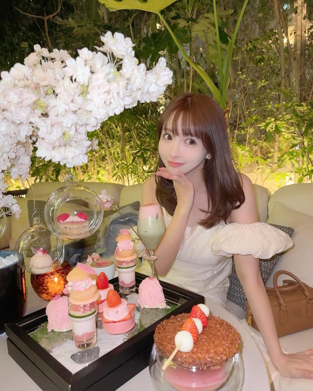 【正妹】三上悠亚与闺蜜下午茶美照，捕捉那一张惬意的美照！