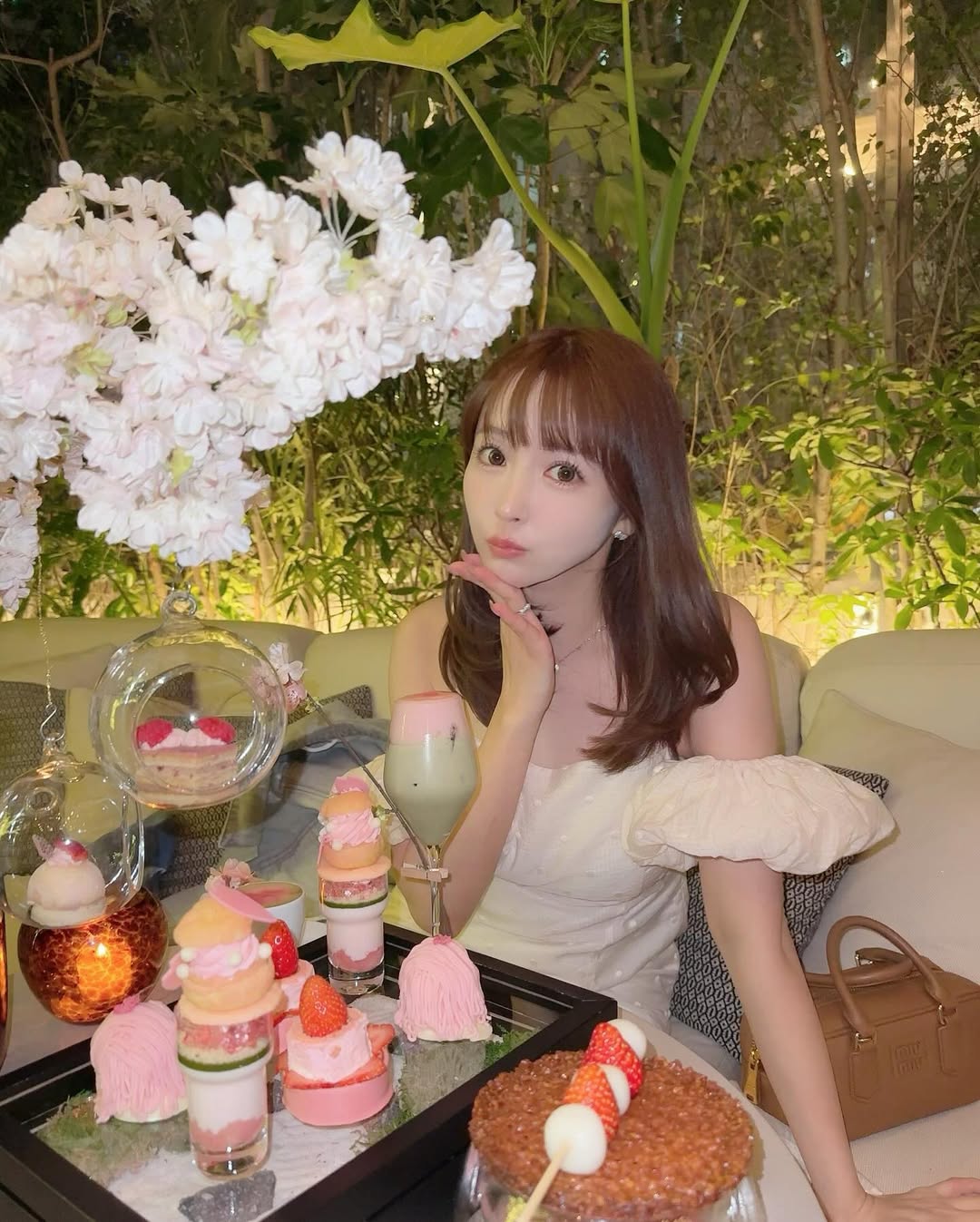 【正妹】三上悠亚与闺蜜下午茶美照，捕捉那一张惬意的美照！