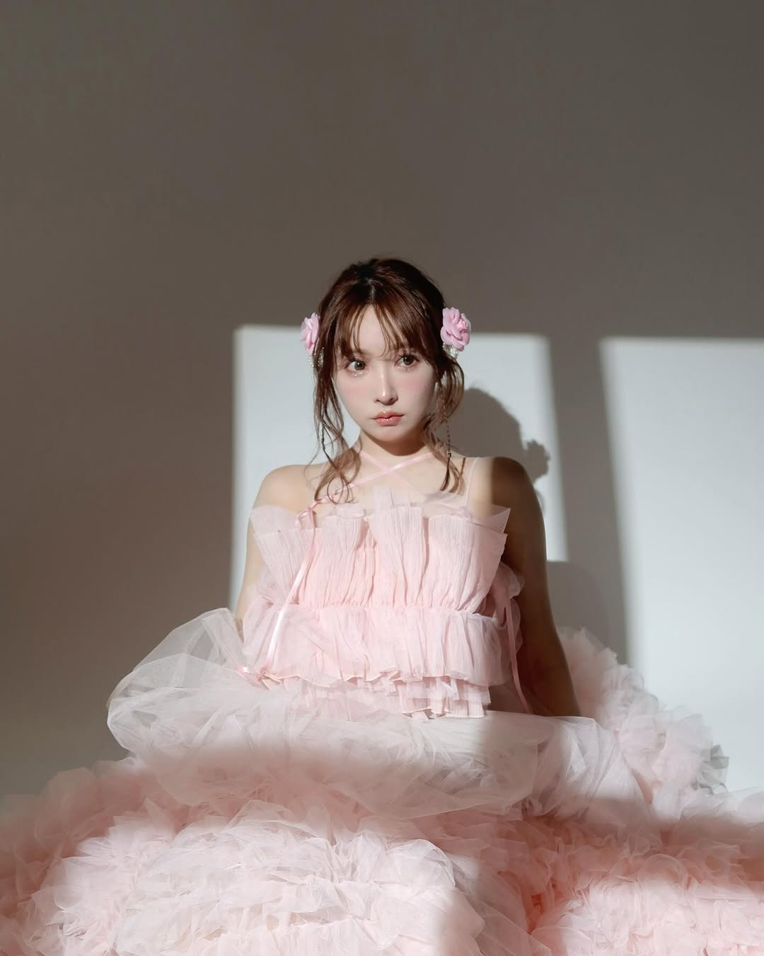 【正妹】三上悠亚粉色连衣裙主持司仪，镜头前那道明媚的风景！