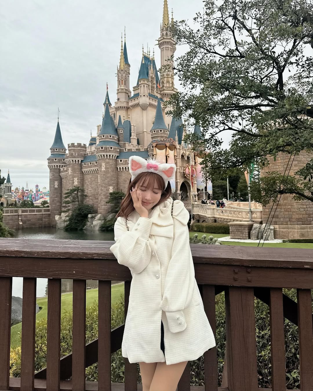 【正妹】三上悠亚猫耳饰迪士尼美照，仿佛一阵春风拂过观众的心田！