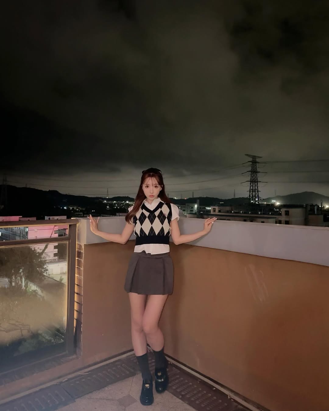 【正妹】三上悠亚短袖衬衫和背心套装,她的笑容有着天然的亲和力!