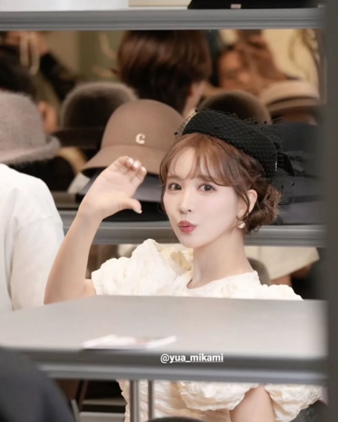 【正妹】三上悠亚帽子搭配公主范美照，柔和与眼神中的一抹俏皮！