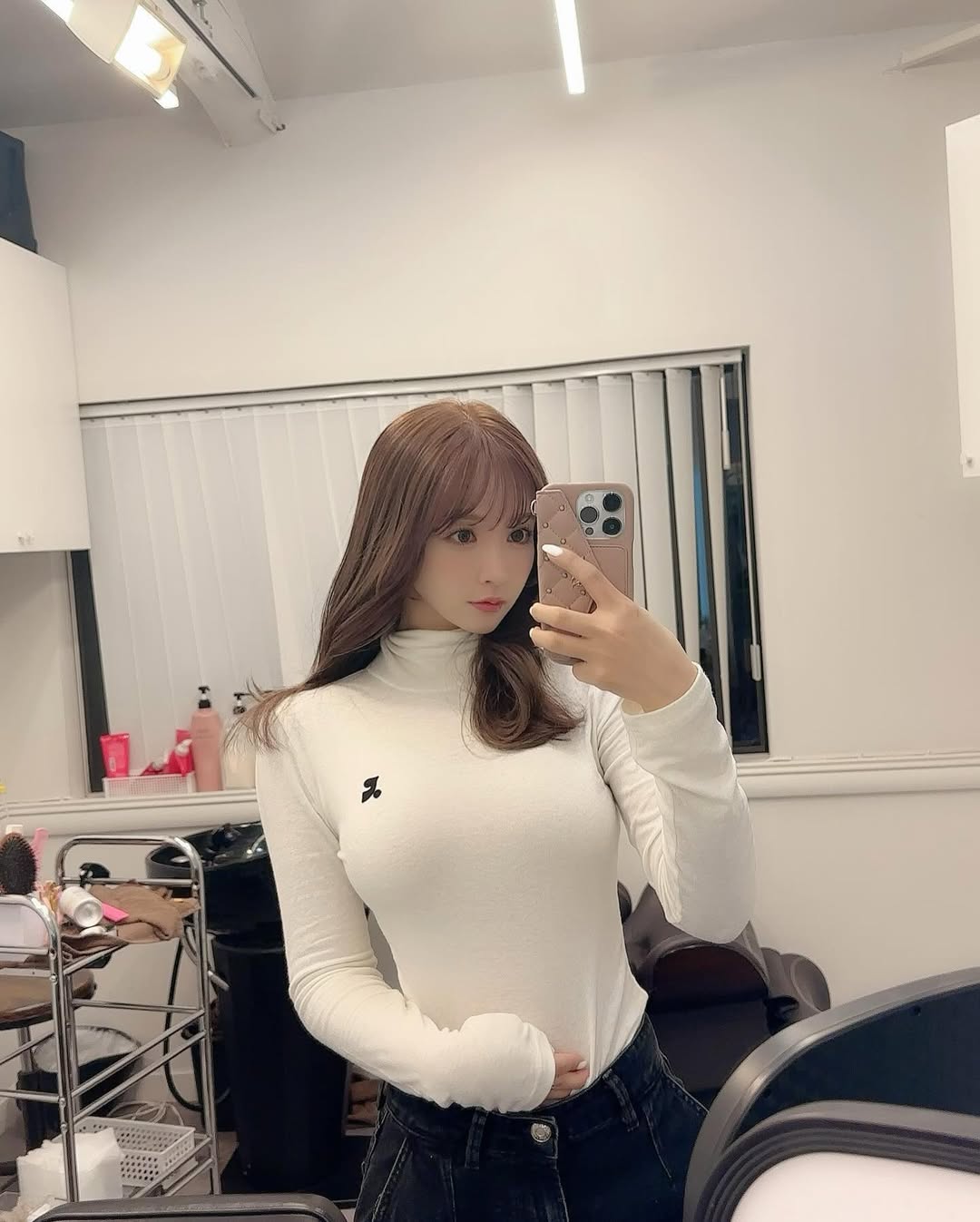 【正妹】三上悠亚理发店自拍，梦幻与亲切并存的视觉享受！