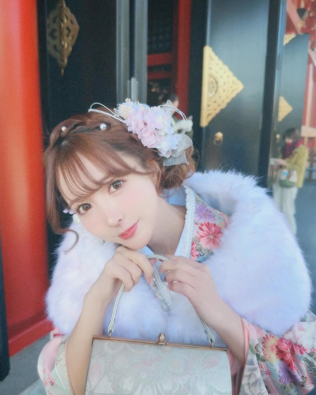 【正妹】三上悠亚和服游浅草寺超美，平凡的时刻也值得被记录！