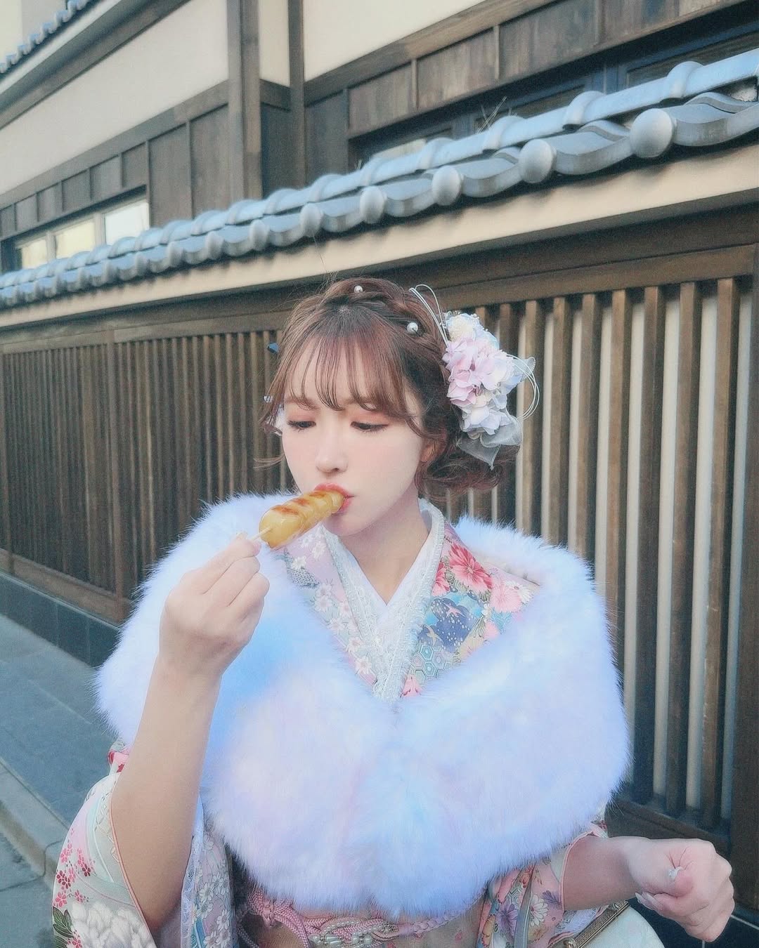 【正妹】三上悠亚和服游浅草寺超美，平凡的时刻也值得被记录！