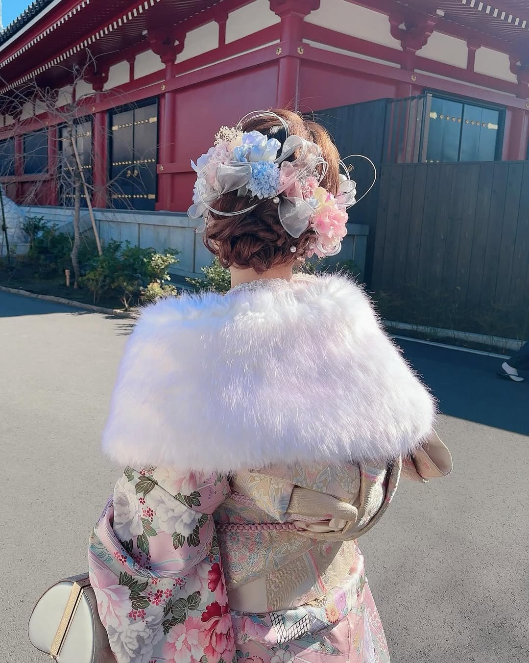 【正妹】三上悠亚和服游浅草寺超美，平凡的时刻也值得被记录！