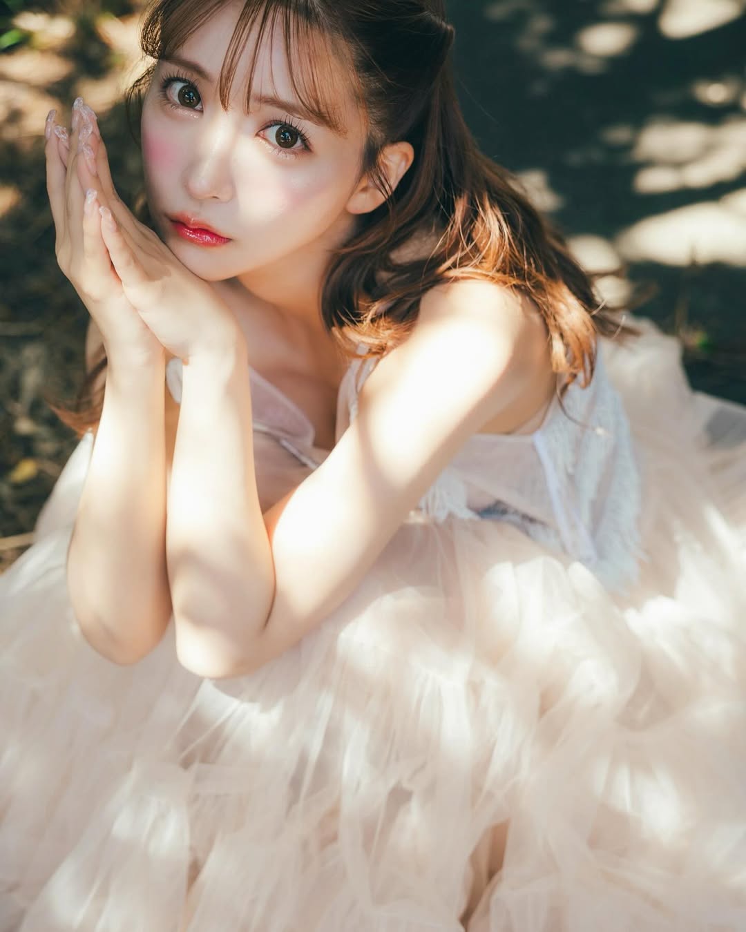 【正妹】三上悠亚乡间小路写真，那一瞬间被温柔地放慢！