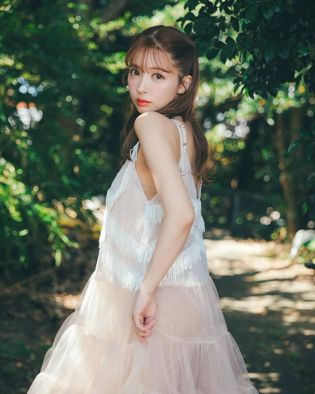 【正妹】三上悠亚乡间小路写真，那一瞬间被温柔地放慢！