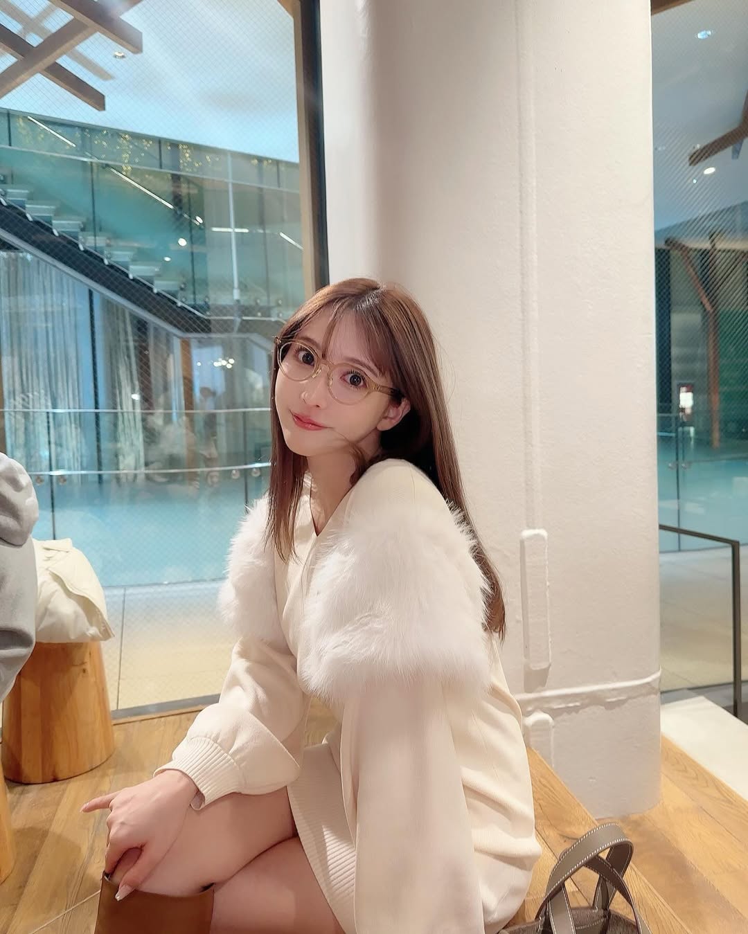 【正妹】三上悠亚冬季一杯咖啡街拍，一种恬静而温柔的气质！