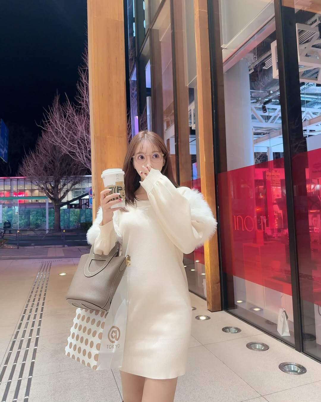 【正妹】三上悠亚冬季一杯咖啡街拍，一种恬静而温柔的气质！