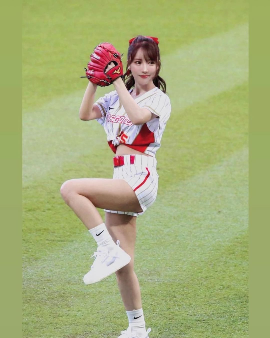 【正妹】三上悠亚棒球啦啦队的光芒，心底涌起暖意与柔软想象！