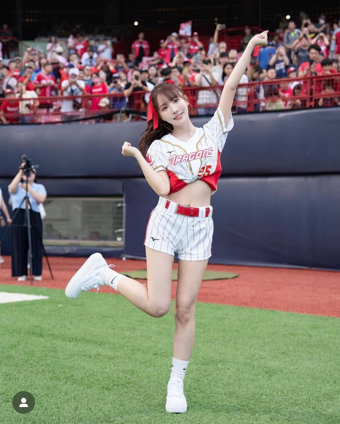 【正妹】三上悠亚棒球啦啦队的光芒，心底涌起暖意与柔软想象！