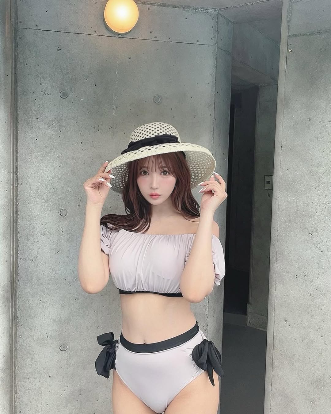 【正妹】三上悠亚夏日草帽泳装写真，唤起了关于青春温柔的想象！