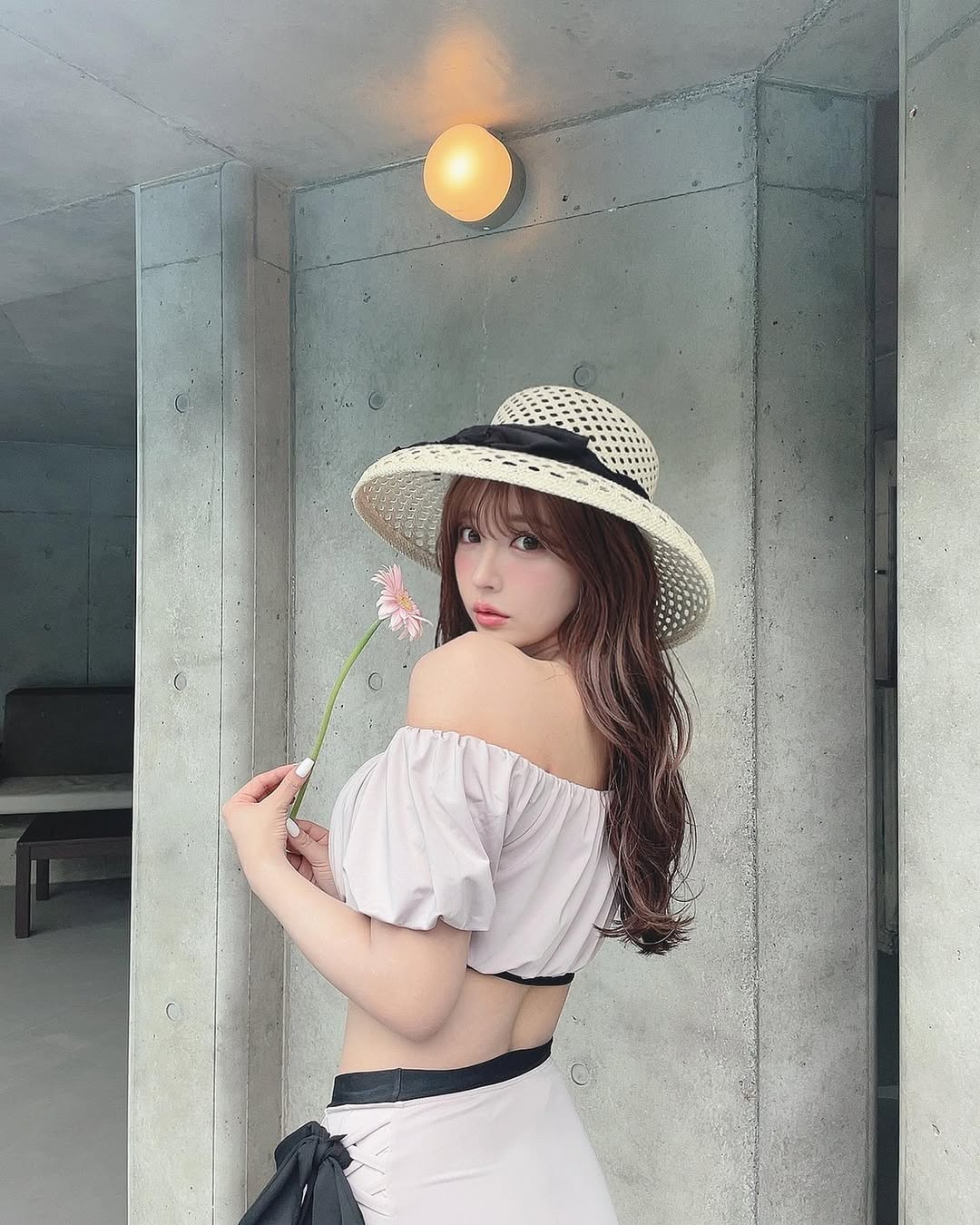 【正妹】三上悠亚夏日草帽泳装写真，唤起了关于青春温柔的想象！