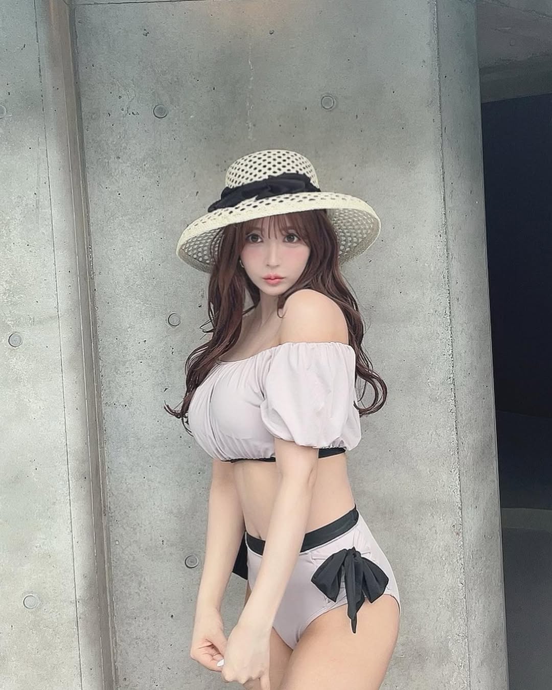 【正妹】三上悠亚夏日草帽泳装写真，唤起了关于青春温柔的想象！