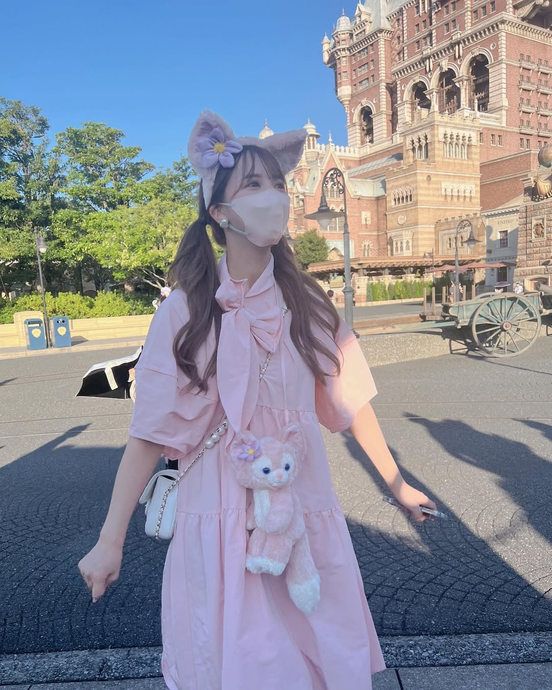 【正妹】三上悠亚粉色口罩萝莉装美照，瞬间抓住所有人的目光！