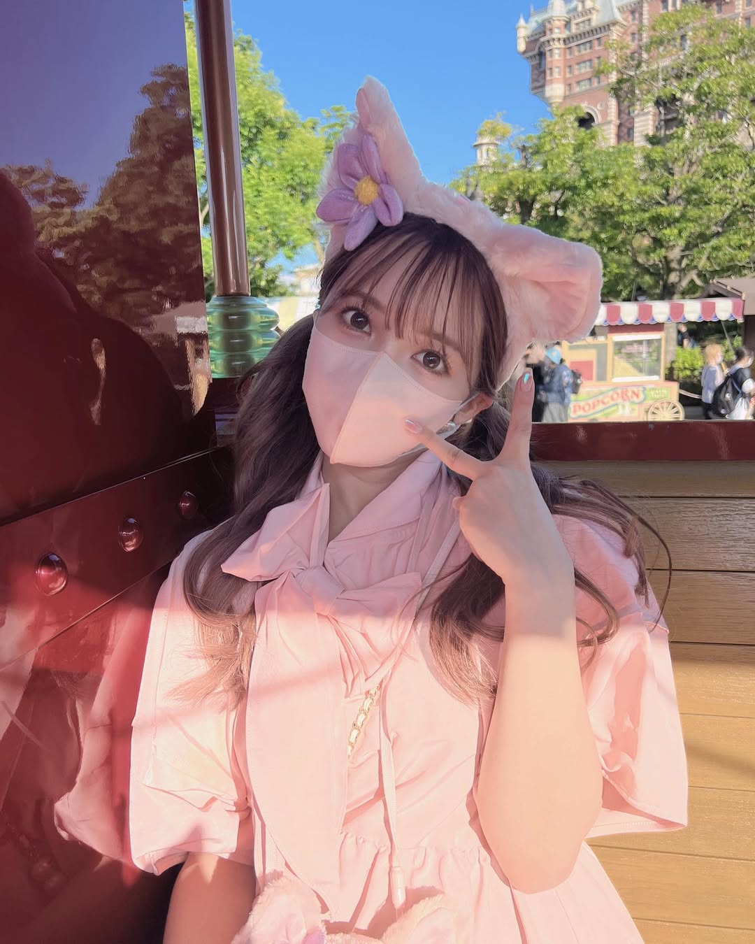 【正妹】三上悠亚粉色口罩萝莉装美照，瞬间抓住所有人的目光！