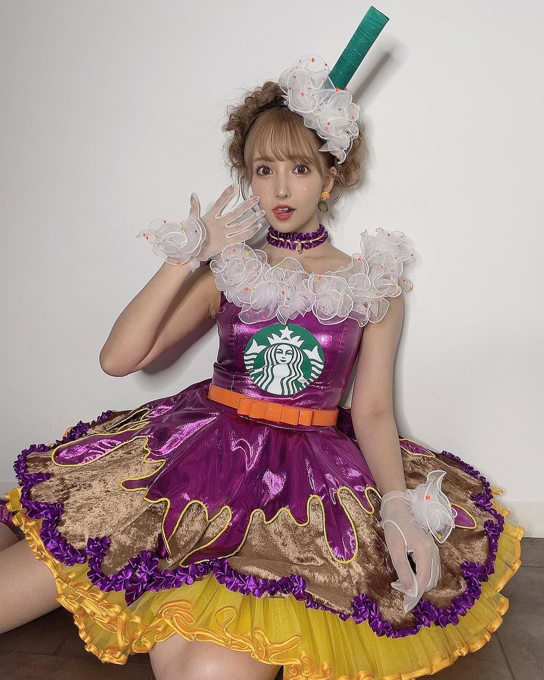 【正妹】三上悠亚万圣节星巴克公主，甜美外表俘获了大量粉丝！