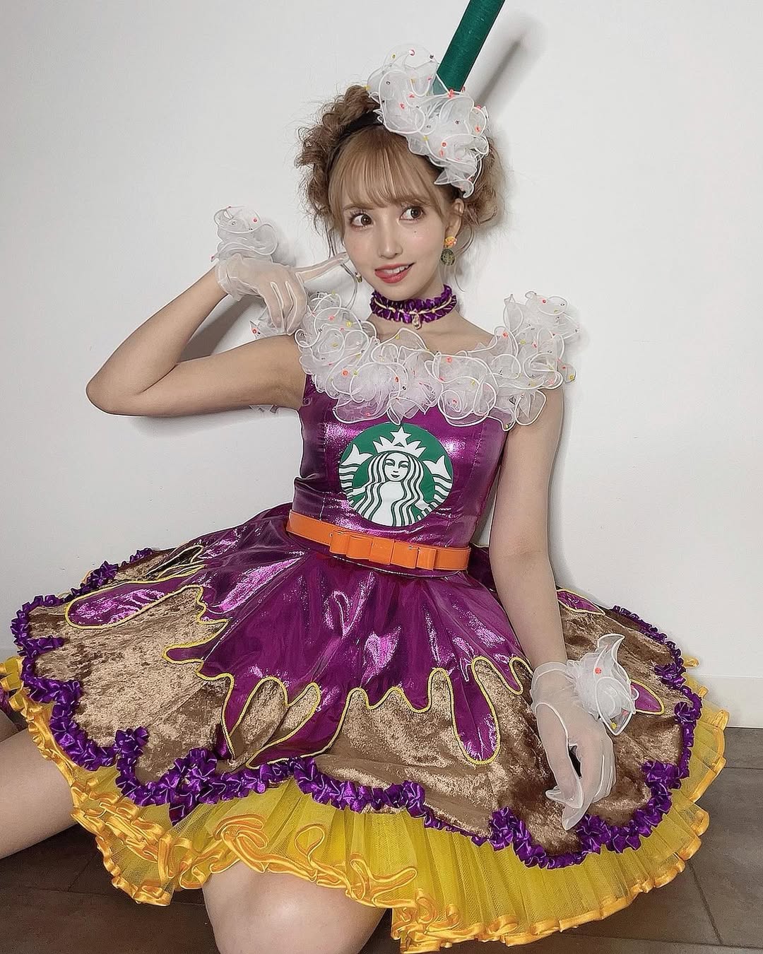 【正妹】三上悠亚万圣节星巴克公主，甜美外表俘获了大量粉丝！