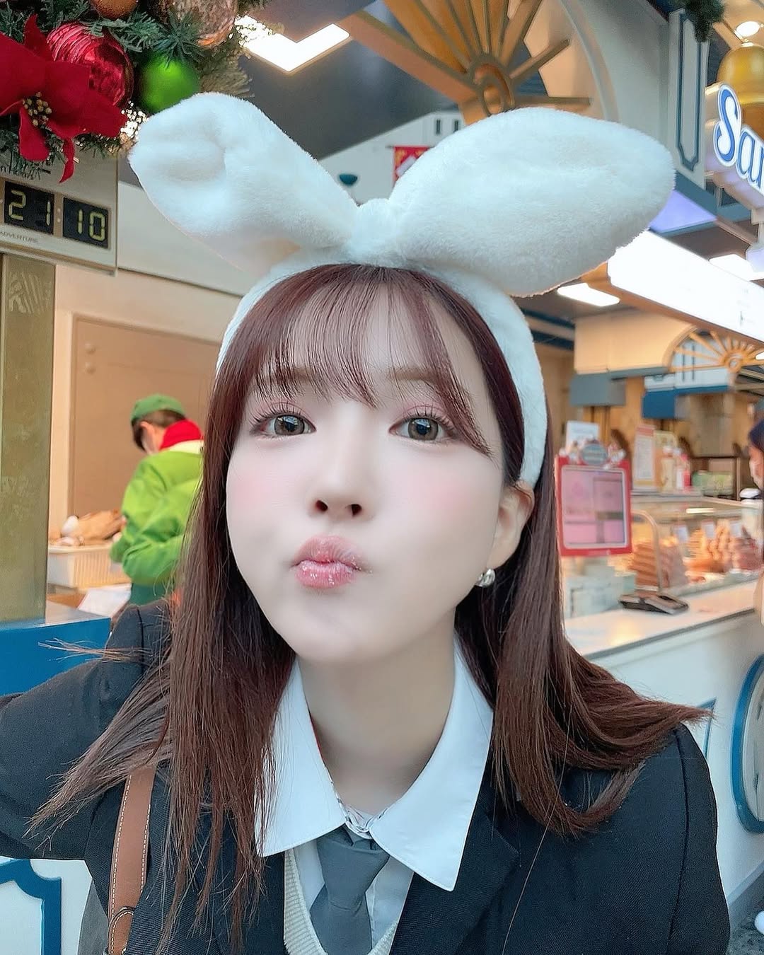 【正妹】三上悠亚韩国制服街拍，梦幻与魅力的视觉盛宴！