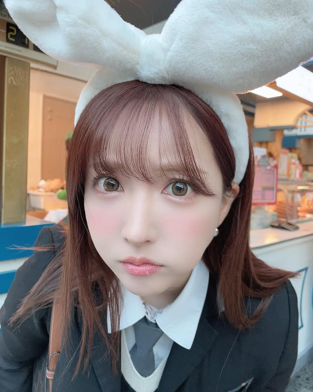 【正妹】三上悠亚韩国制服街拍，梦幻与魅力的视觉盛宴！