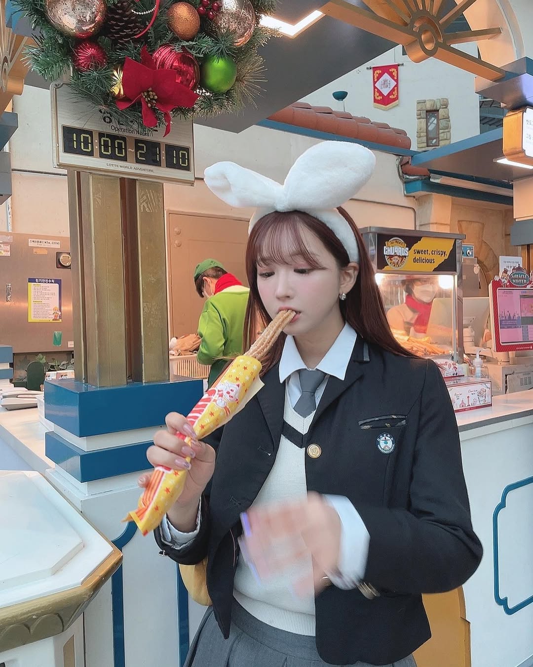 【正妹】三上悠亚韩国制服街拍，梦幻与魅力的视觉盛宴！