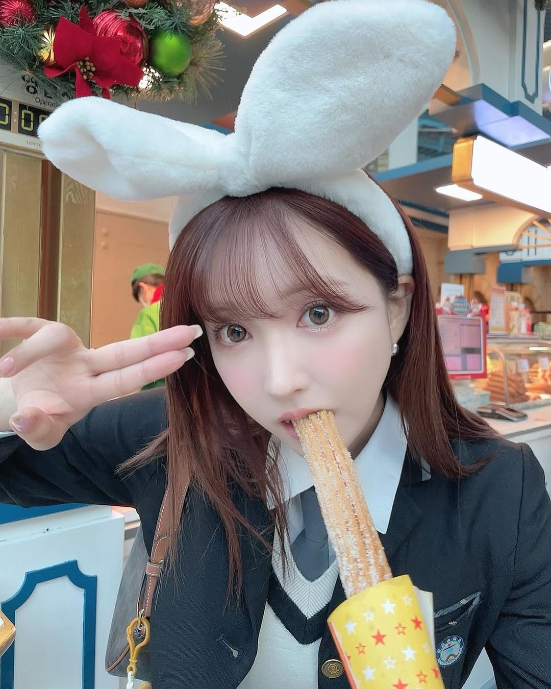 【正妹】三上悠亚韩国制服街拍，梦幻与魅力的视觉盛宴！