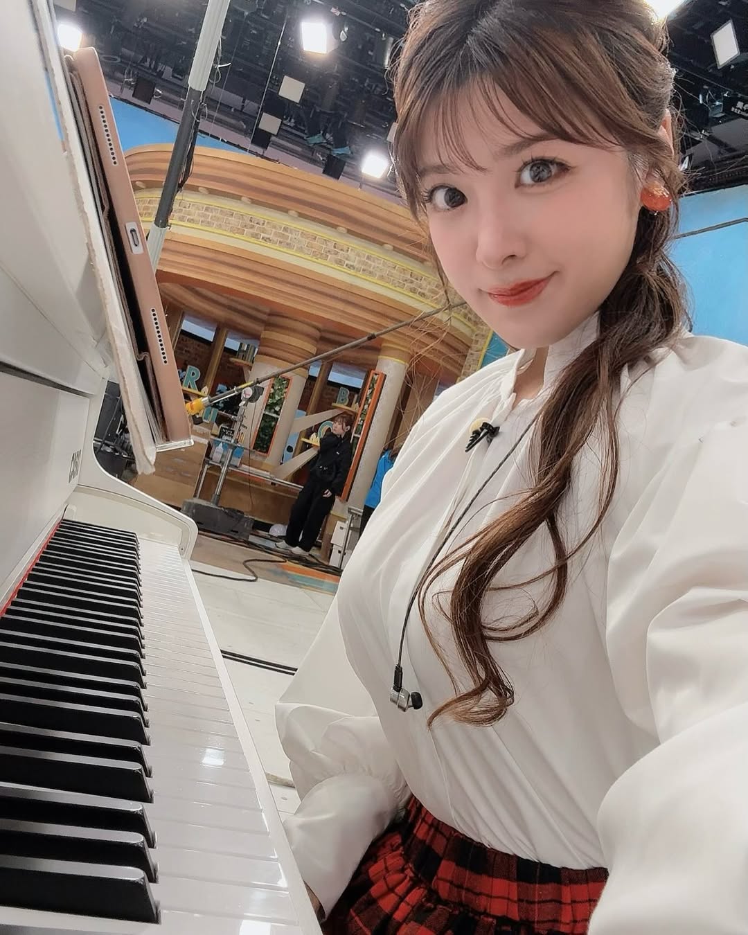 【正妹】高木里代子钢琴家琴艺高超，41岁依旧美貌如当年！