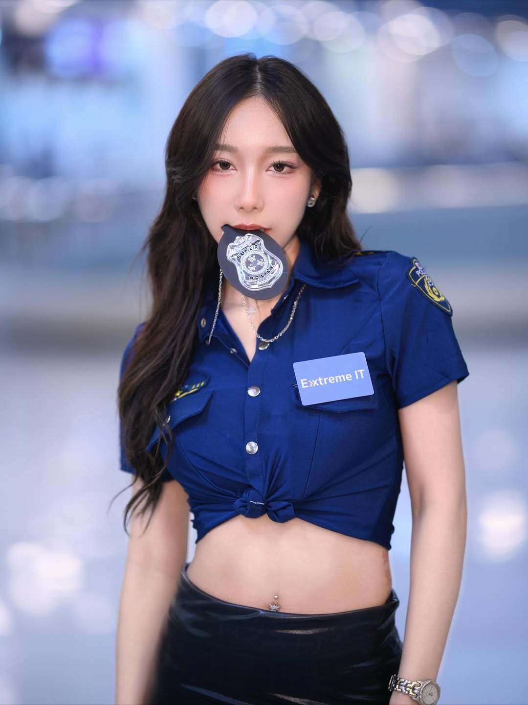 【正妹】kalyanat.ss女警装扮写真，呈现俏皮又略带挑逗的氛围！