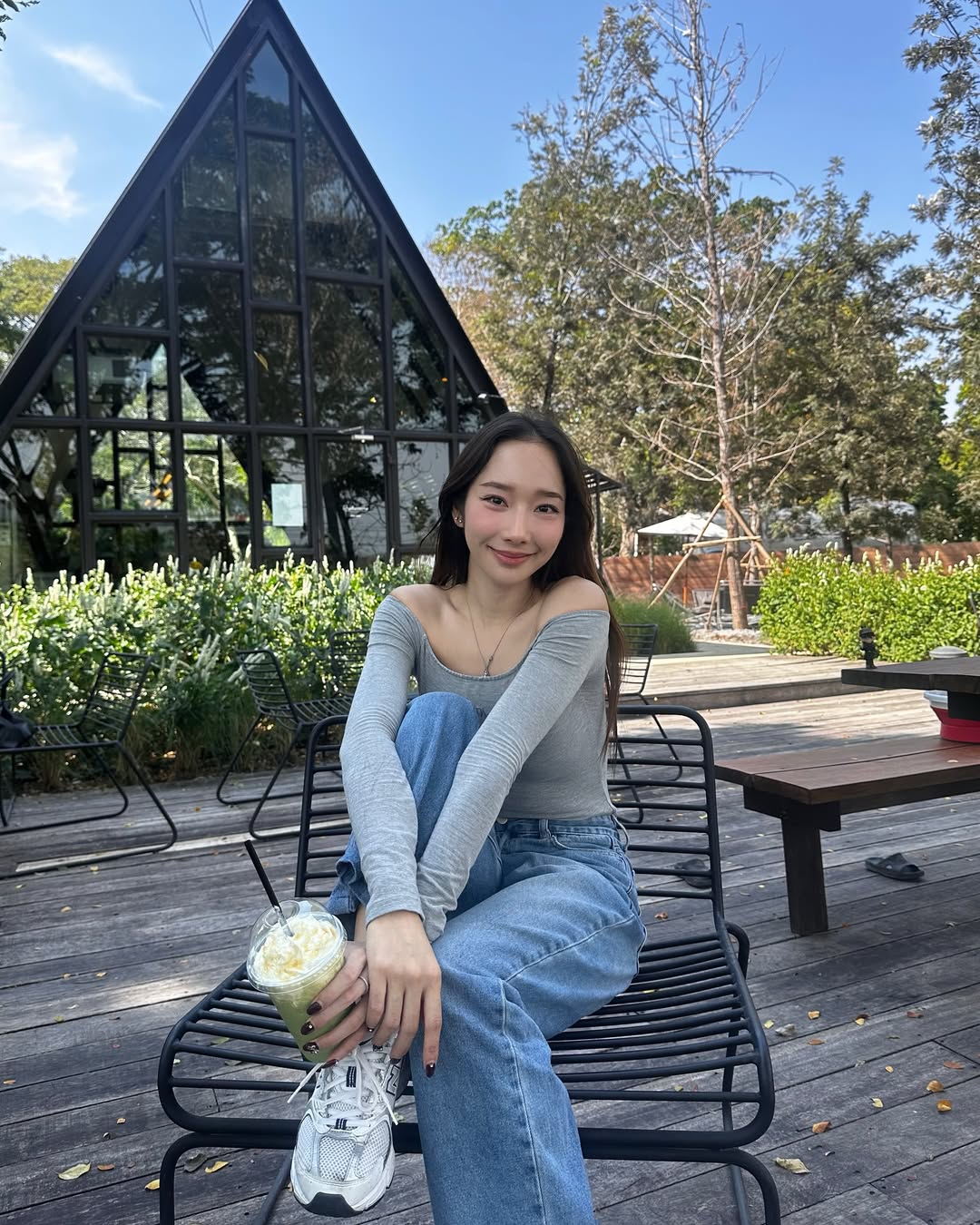 【正妹】kalyanat.ss休闲装公园美照，自律与美好生活方式！