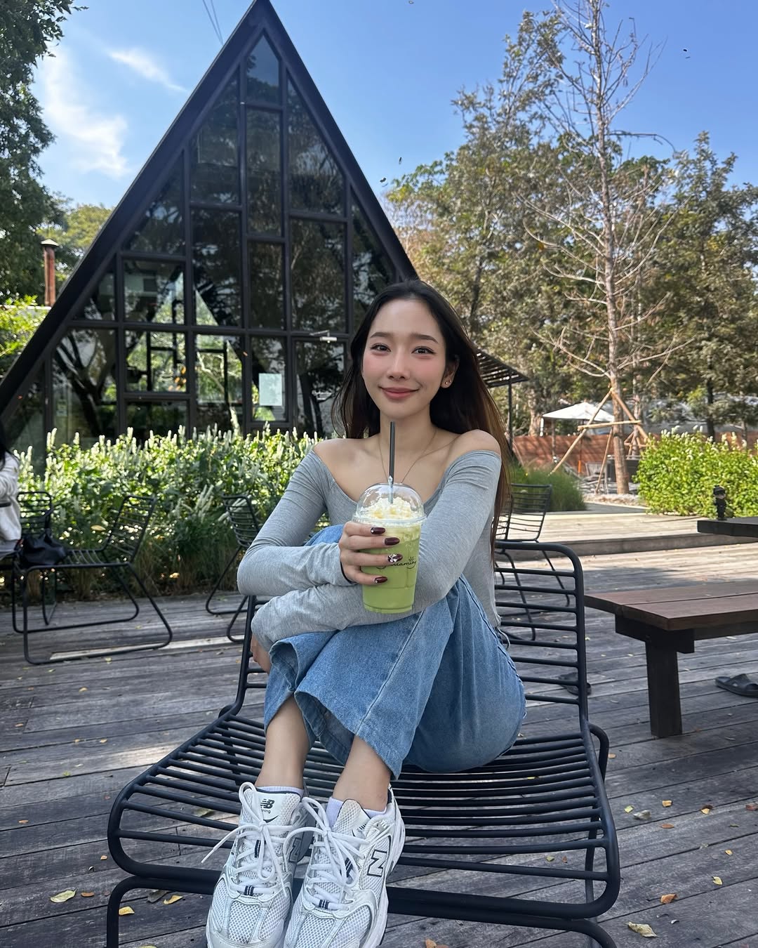 【正妹】kalyanat.ss休闲装公园美照，自律与美好生活方式！