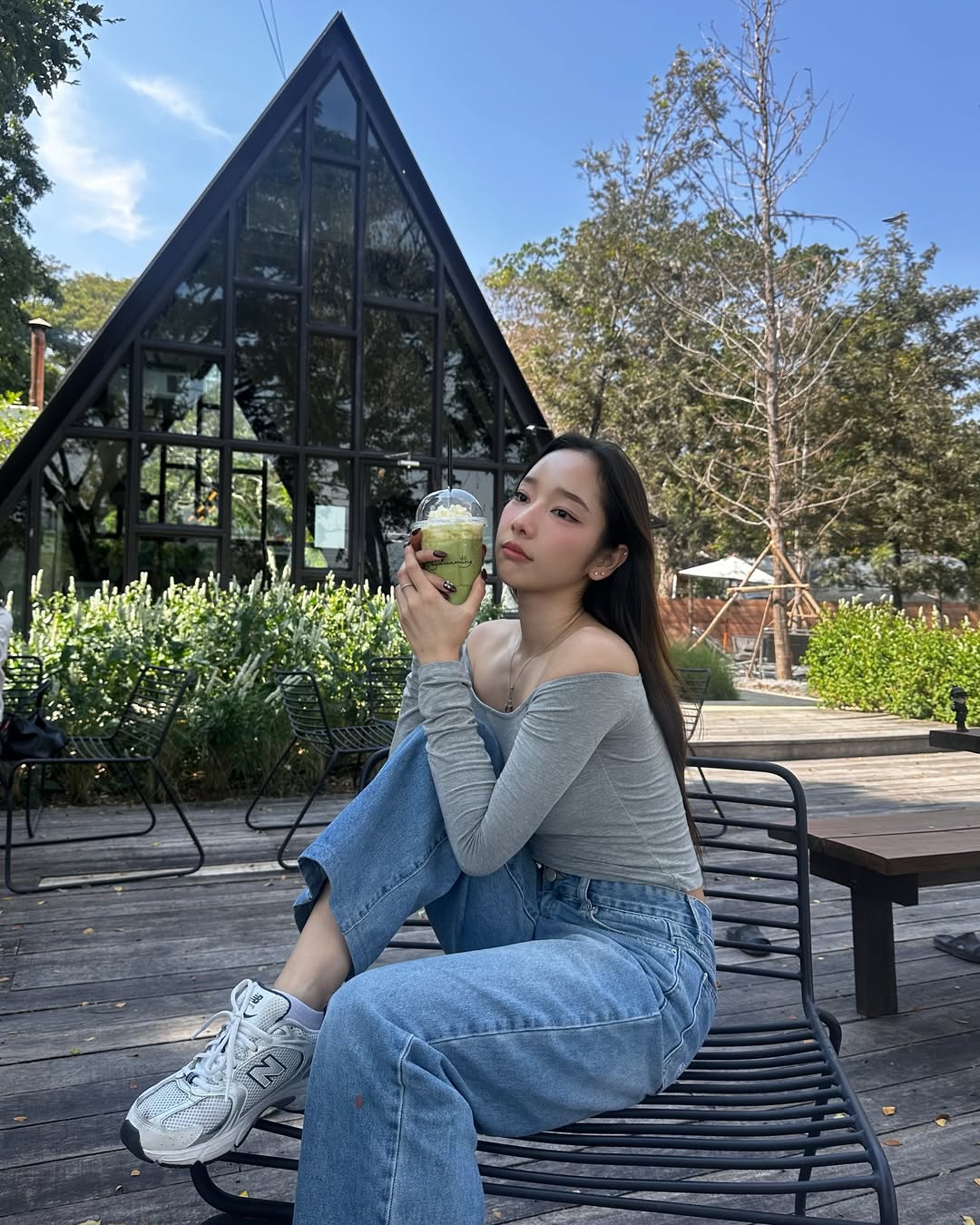 【正妹】kalyanat.ss休闲装公园美照，自律与美好生活方式！