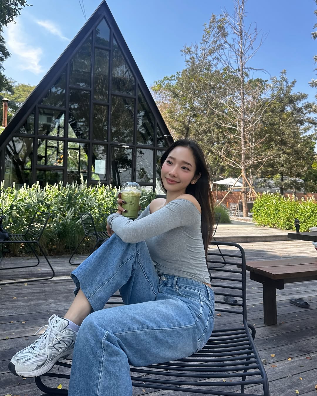 【正妹】kalyanat.ss休闲装公园美照，自律与美好生活方式！