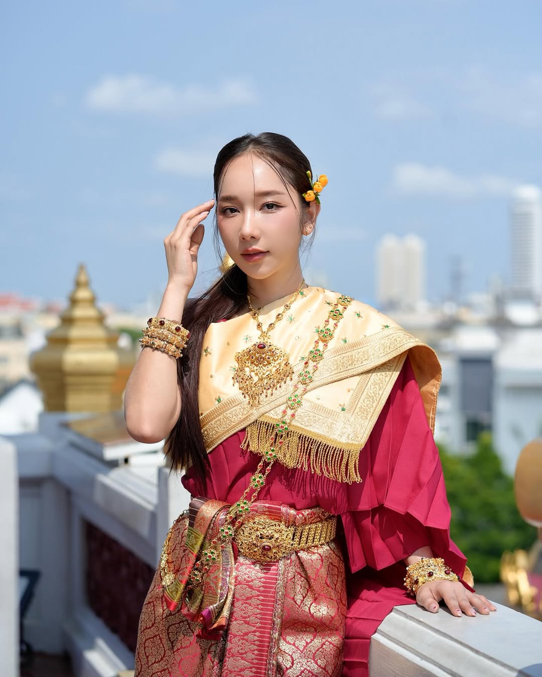 【正妹】kalyanat.ss魅力四射的泰国寺庙之旅，引爆观众热情！