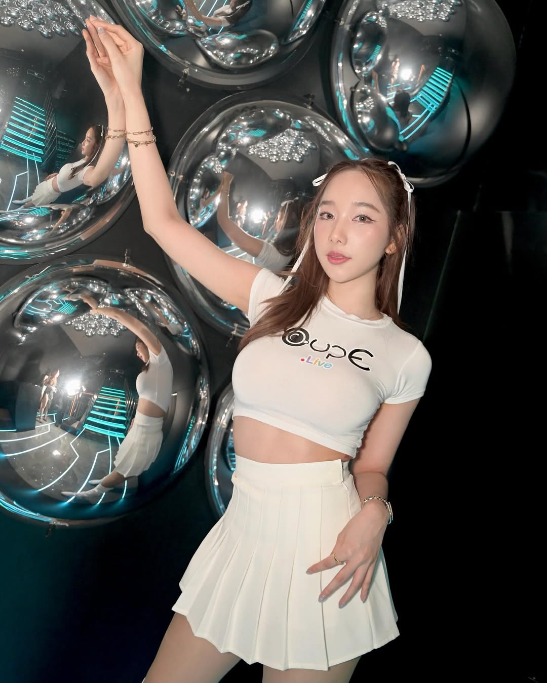 【正妹】kalyanat.ss露脐上衣酒吧美照，运动与时尚结合的典范！