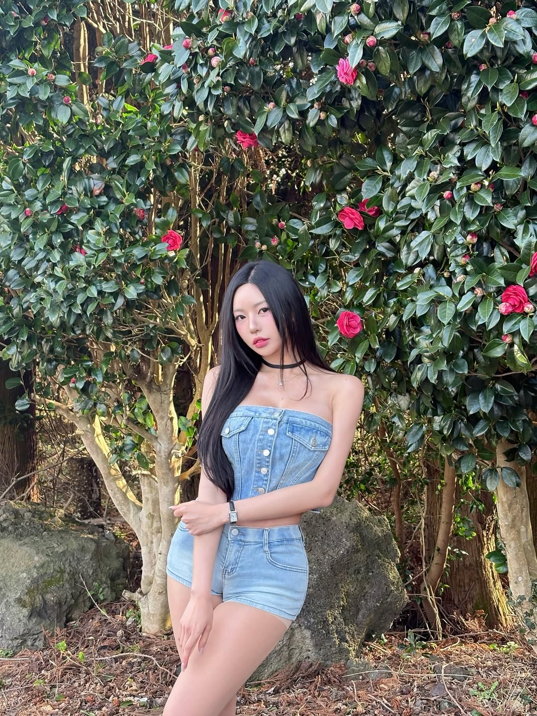 【正妹】圆圆Donggeuran的摄影作品，牛仔抹胸上衣造型惊艳登场！