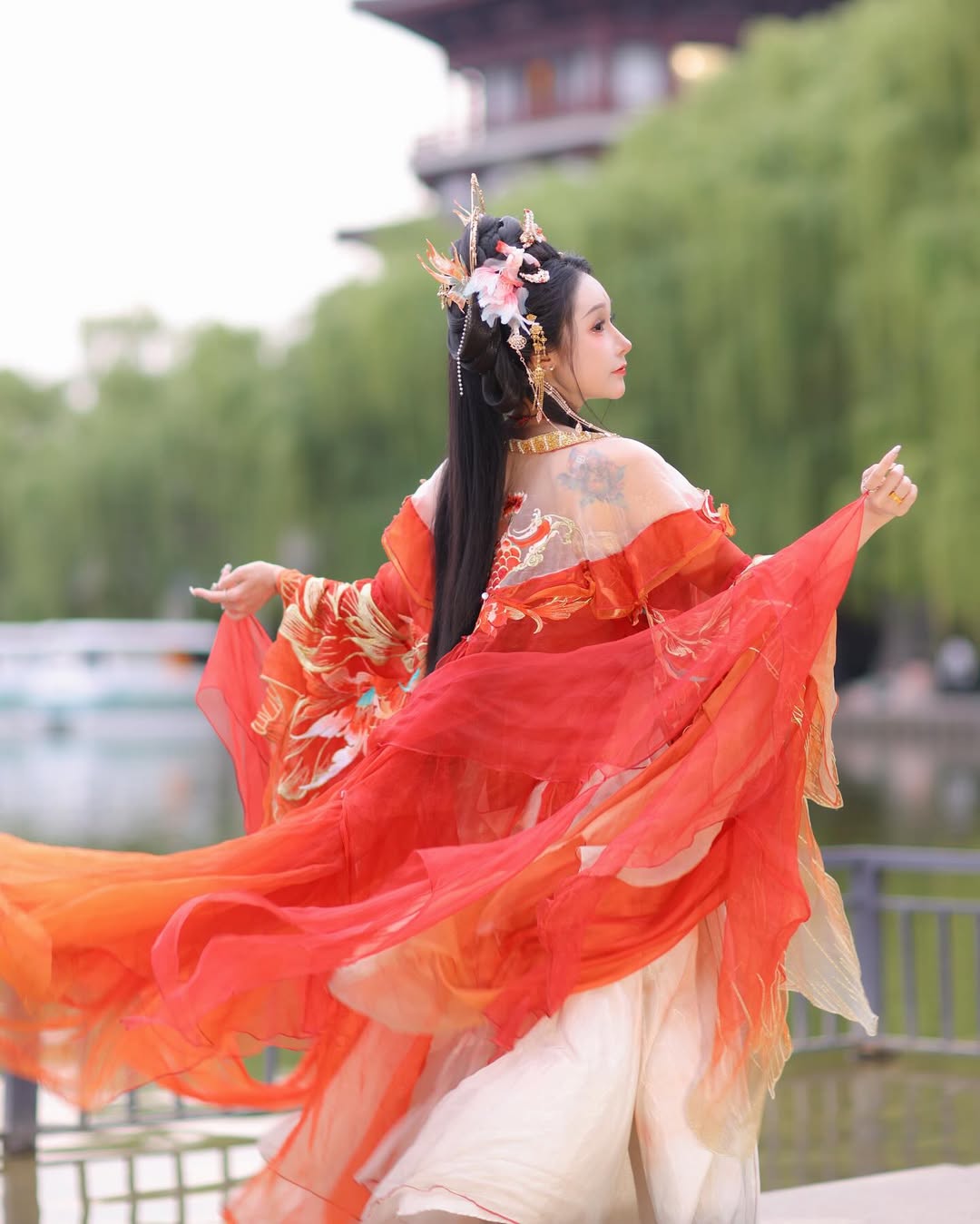 【正妹】可霏Naomi古装湖畔才女美照，古装和风的典雅韵味！