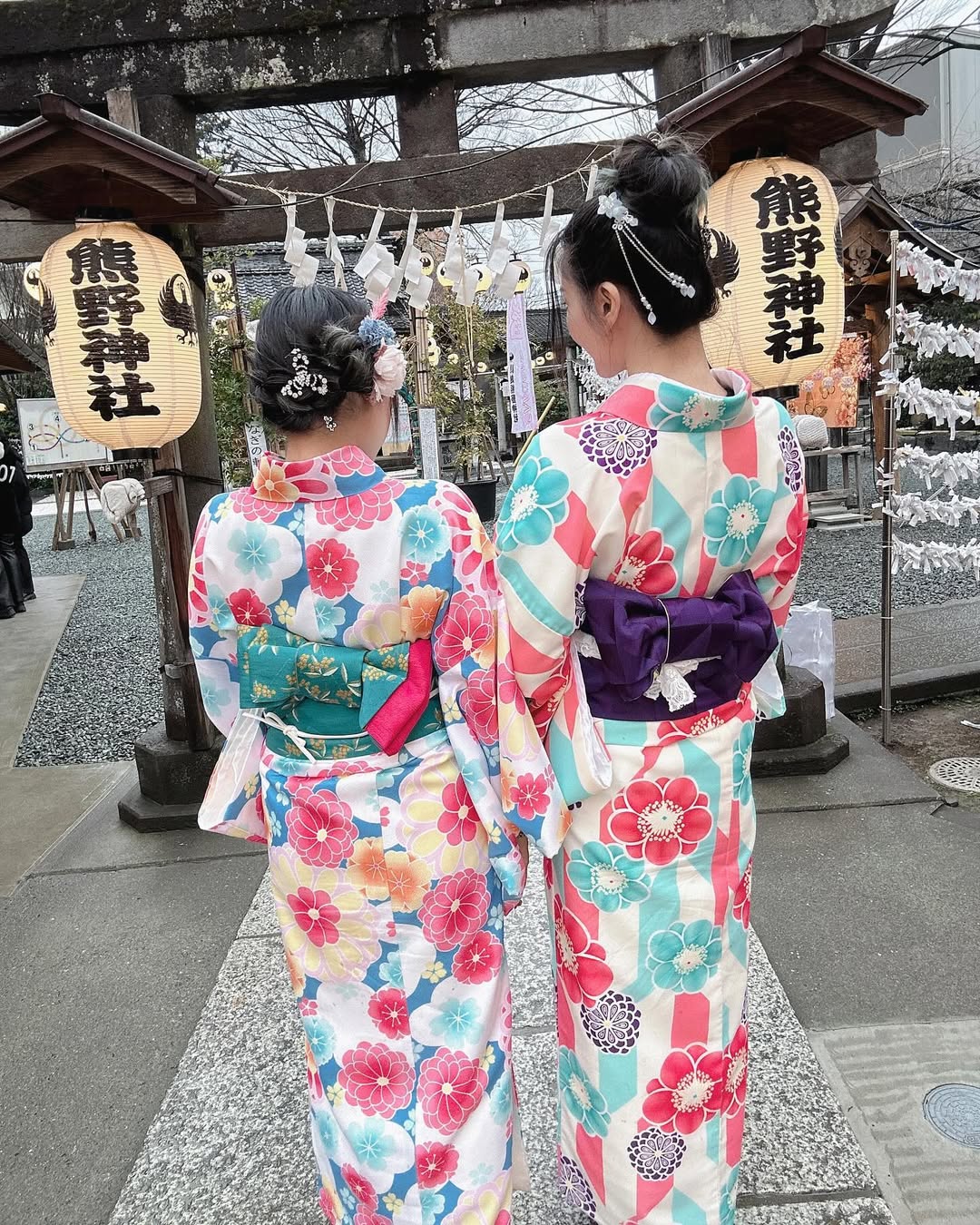 【正妹】可霏Naomi和服与美女同框，沉静而优雅的美学！