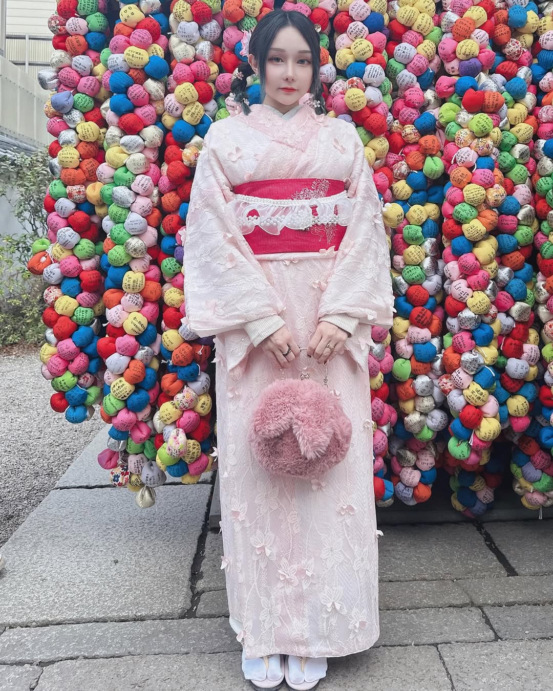 【正妹】可霏Naomi和服吃冰淇淋美照，古典更有人情温度！