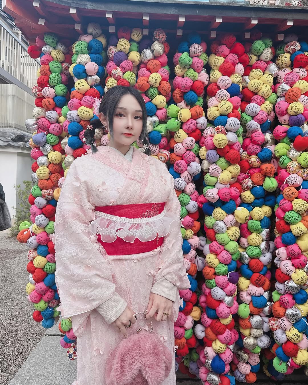 【正妹】可霏Naomi和服吃冰淇淋美照，古典更有人情温度！