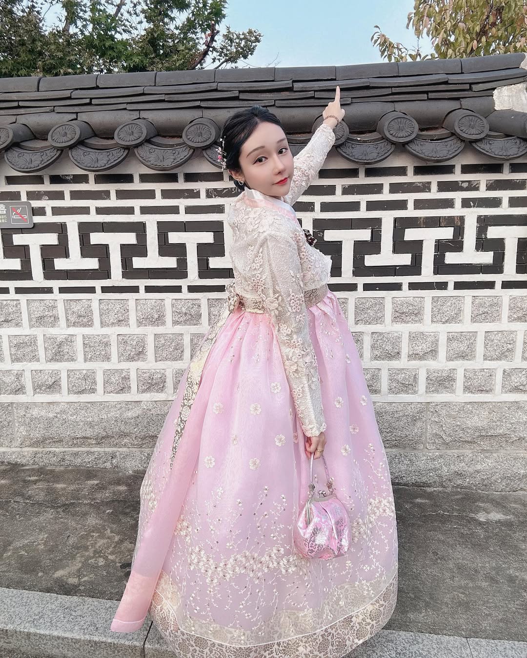 【正妹】可霏Naomi首尔韩服美照，那种跨越时间的美感！