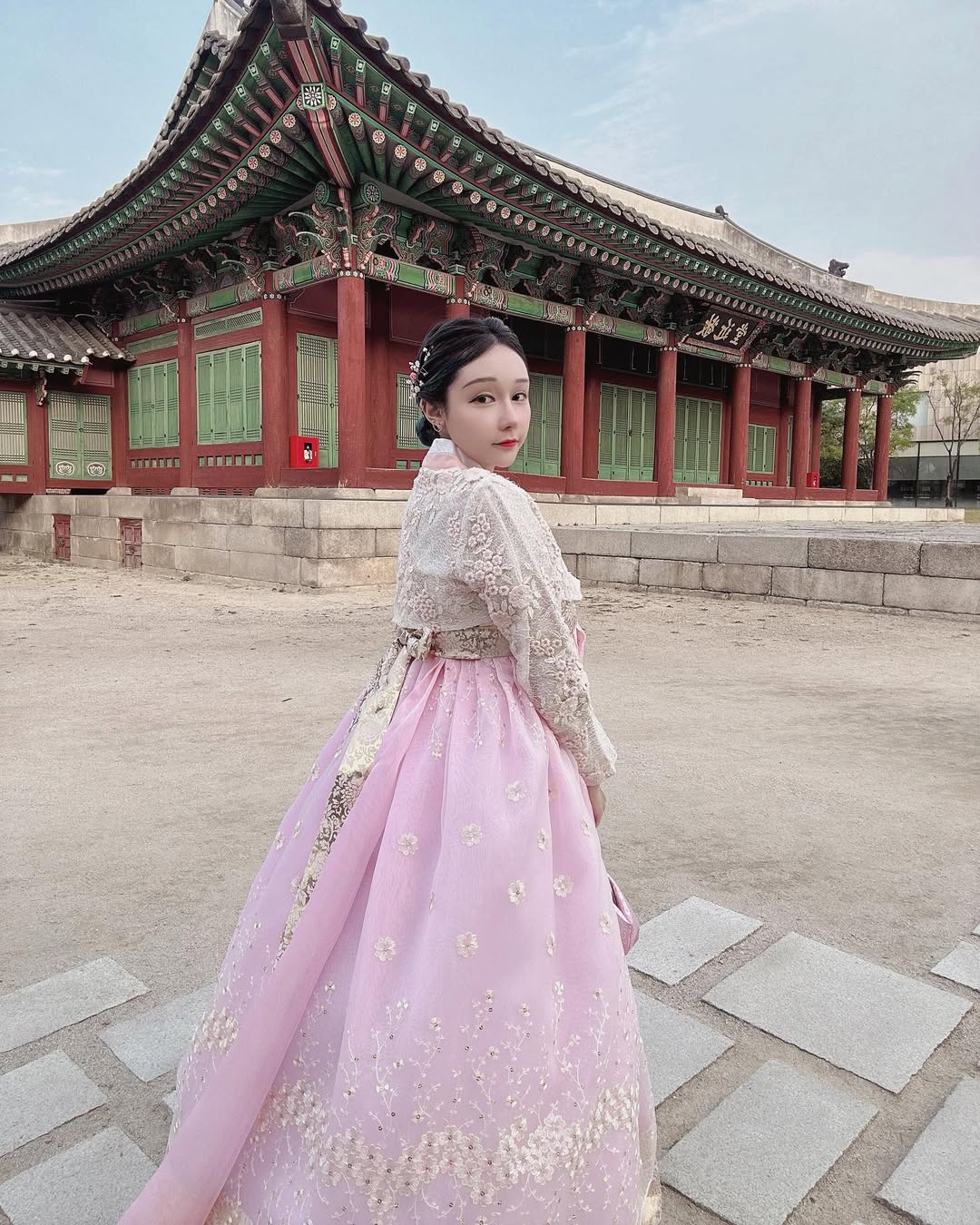 【正妹】可霏Naomi首尔韩服美照，那种跨越时间的美感！