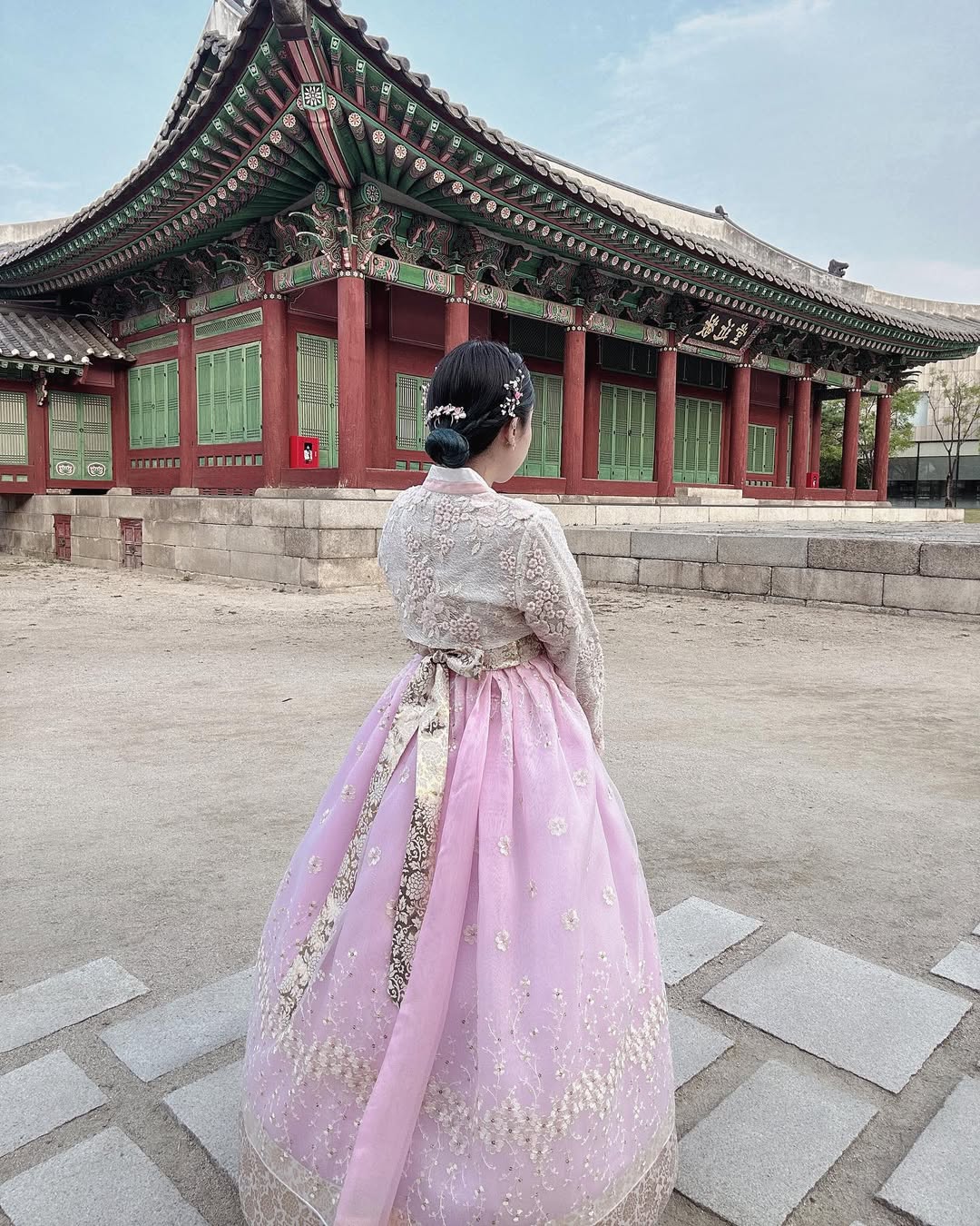 【正妹】可霏Naomi首尔韩服美照，那种跨越时间的美感！