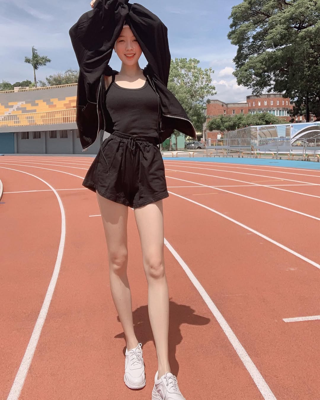 【正妹】芳岑Gina体育场跑步美照，漂亮照片的简单堆砌！