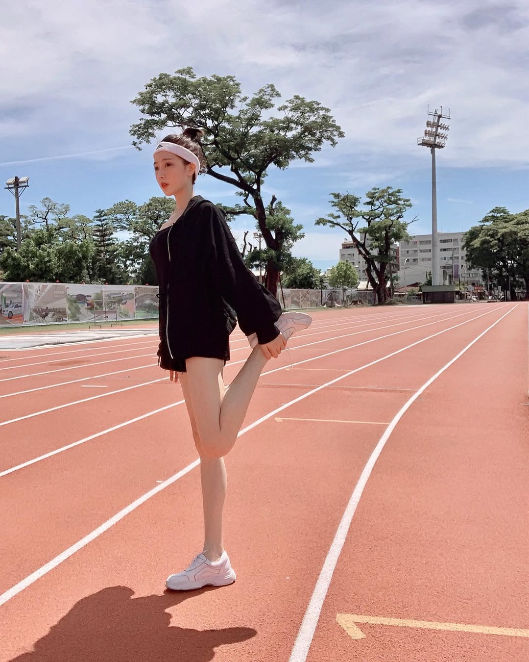 【正妹】芳岑Gina体育场跑步美照，漂亮照片的简单堆砌！