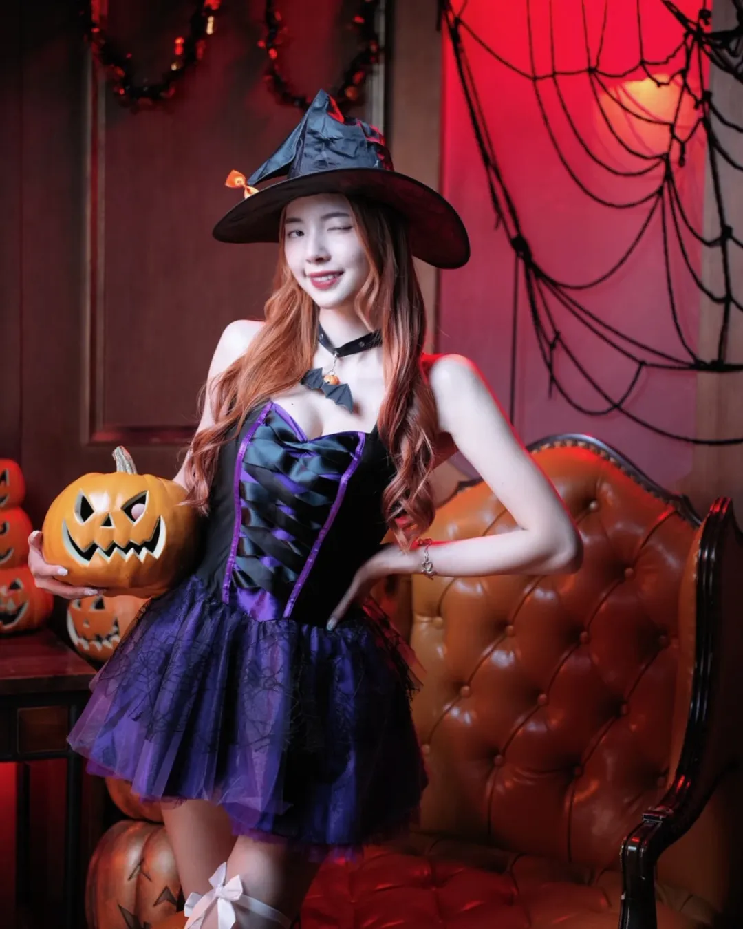 【正妹】溜溜万圣节小女巫写真，创造愉悦与自在的仪式感！